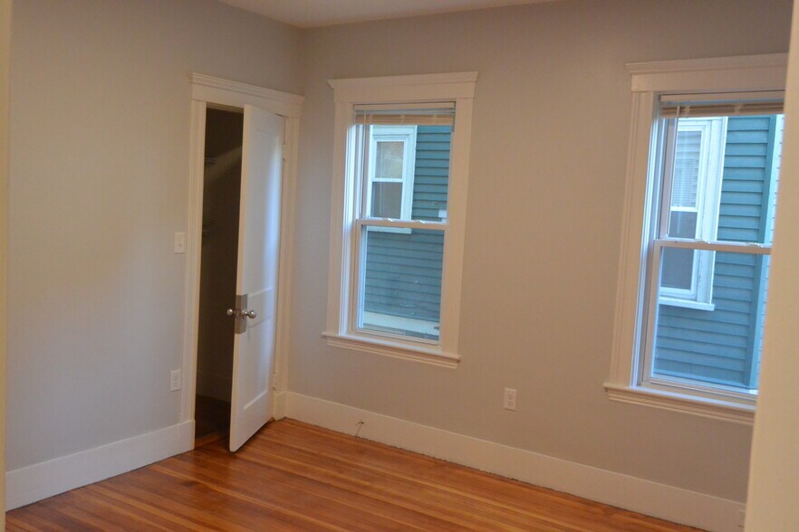 Building Photo - 54 Tremont St