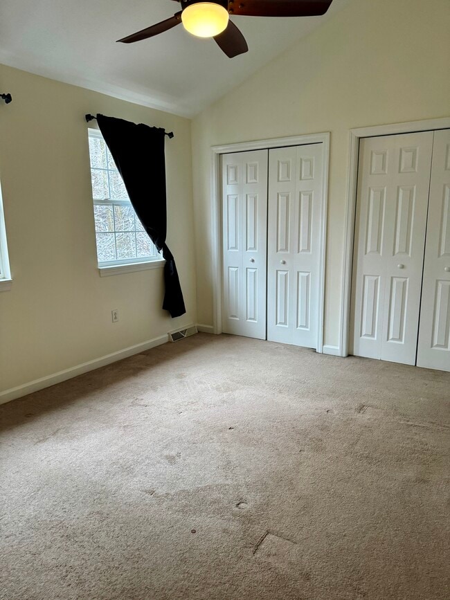 Building Photo - 159 Londonderry Dr