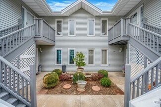 Building Photo - 324 Elton Ct N