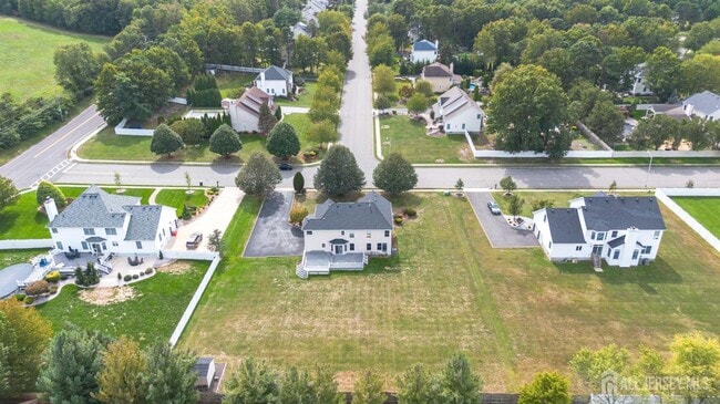 Building Photo - 27 Samantha Dr