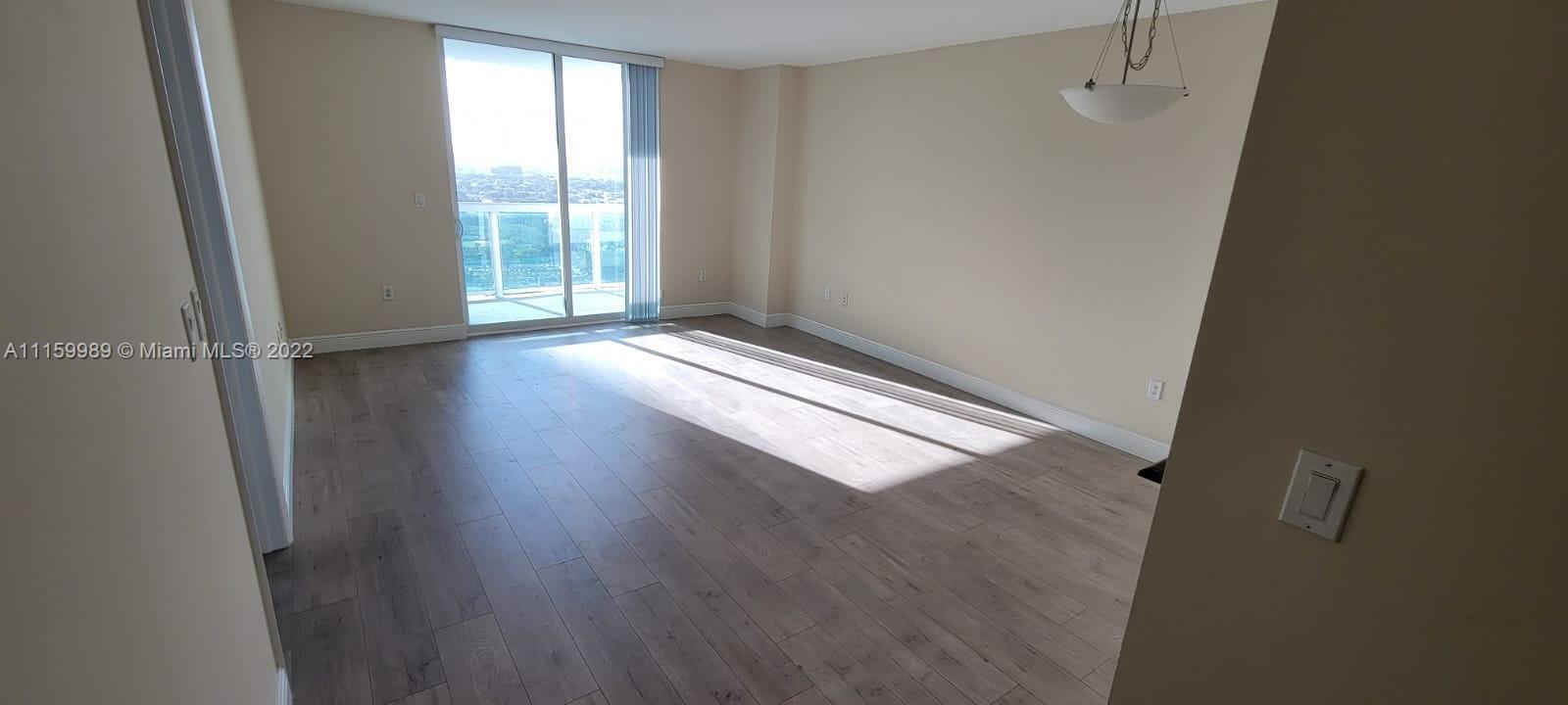 Building Photo - 1800 N Bayshore Dr