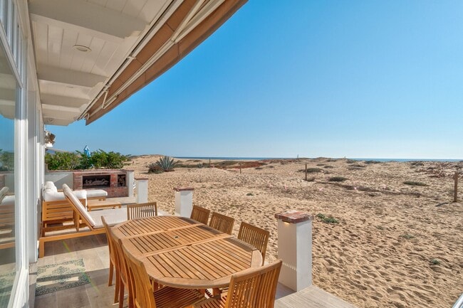 Building Photo - 1514 E Oceanfront