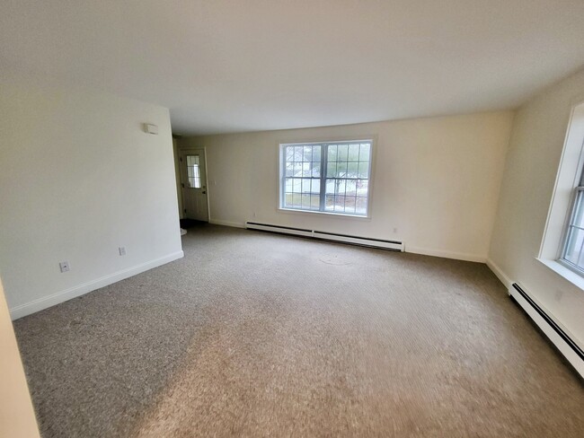 Living room - 18 Melvin Ave