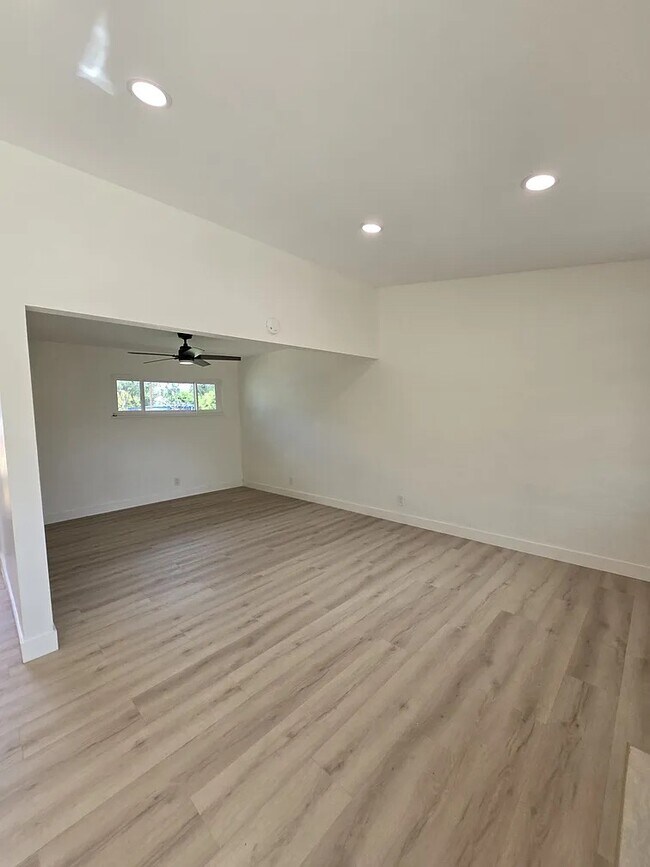 Building Photo - 5 Ormond Ct