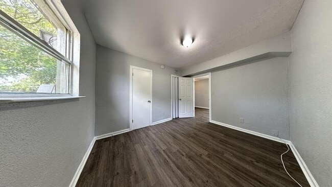 Building Photo - 4518 9th Ave S