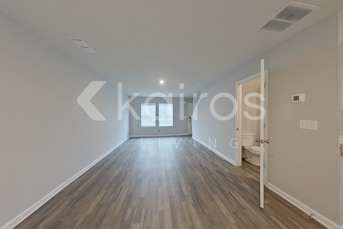 Building Photo - 229 Topaz Ln