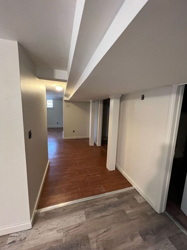Building Photo - 4306 NE 45th Terrace