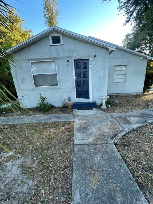 Building Photo - 2/1 St Pete Move In Ready | Apply for FREE This Holiday Season!