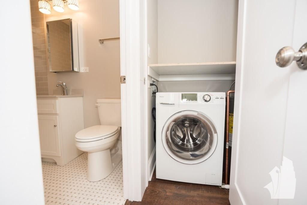 Building Photo - 817 W Lakeside Pl