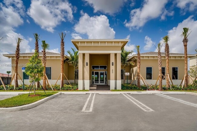 Building Photo - 540 NE 4th St