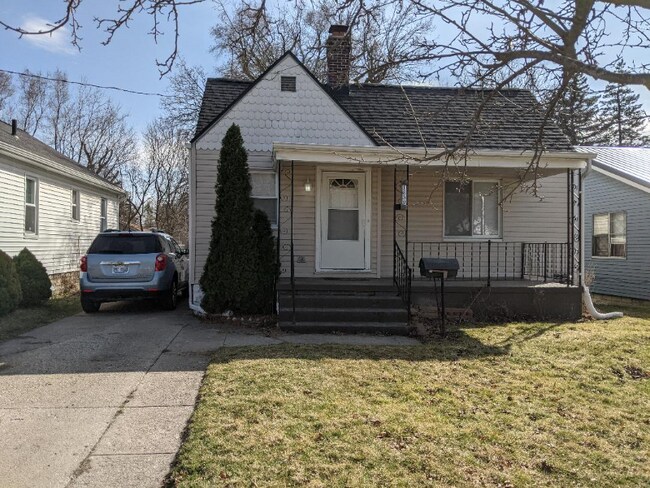 Primary Photo - 1639 Birney St