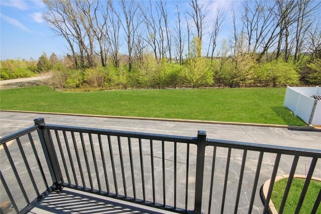 Building Photo - 300 Stonewall Creek Dr