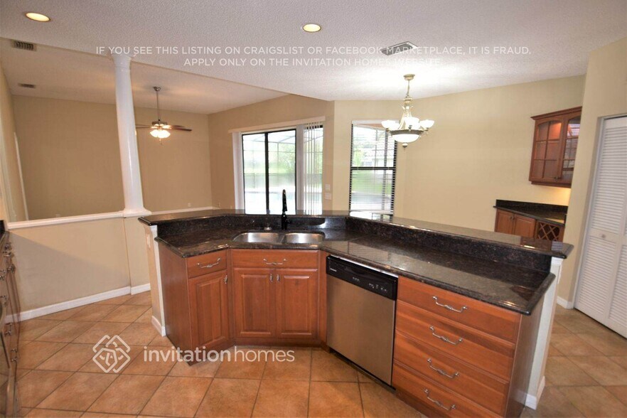 Building Photo - 4443 Bardsdale Dr