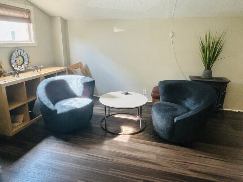 Living Rm - Seating area - 1954 E 123rd St