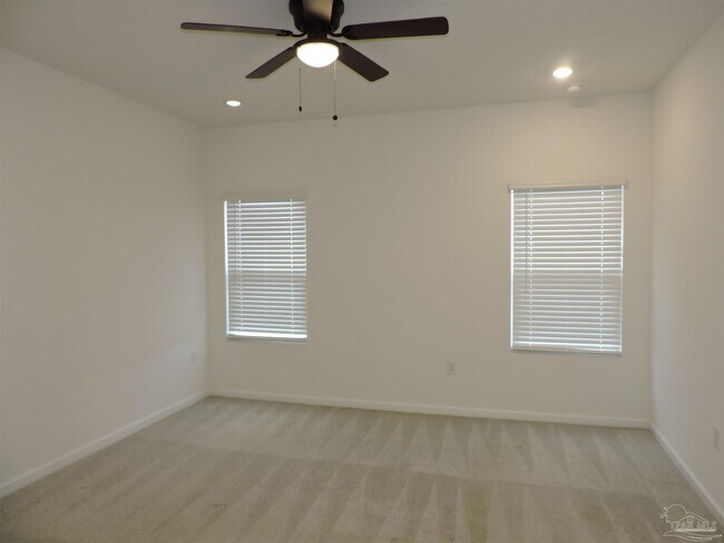 Building Photo - 9629 Sagewood Dr