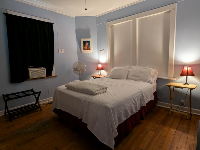 Building Photo - 16 Ravenscroft Dr