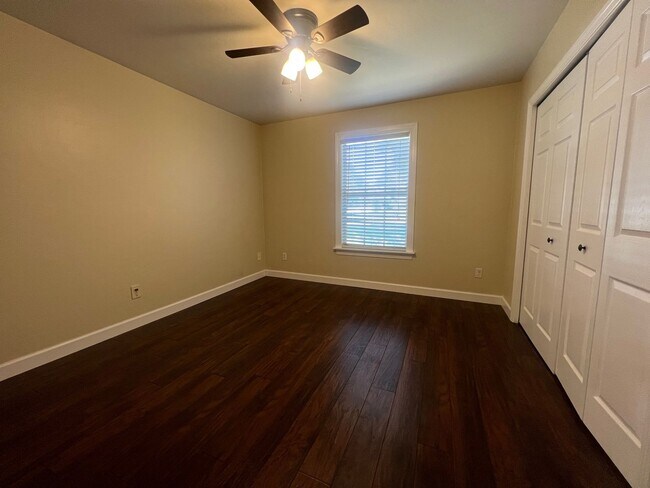 Building Photo - 6202 SW 86th Way