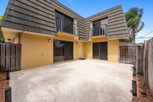 Building Photo - 2424 24th Way