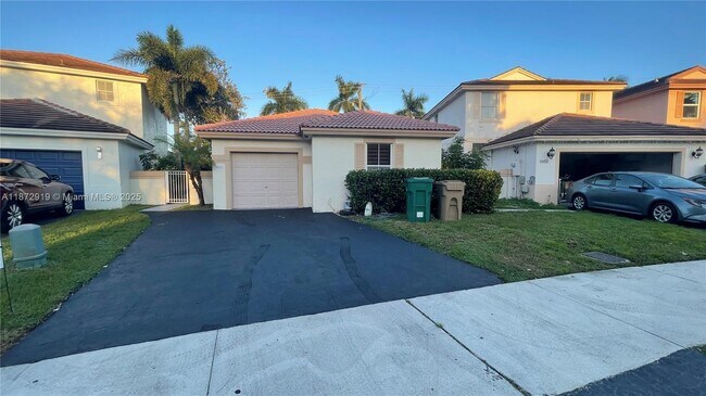 Building Photo - 6952 SW 148 Ln