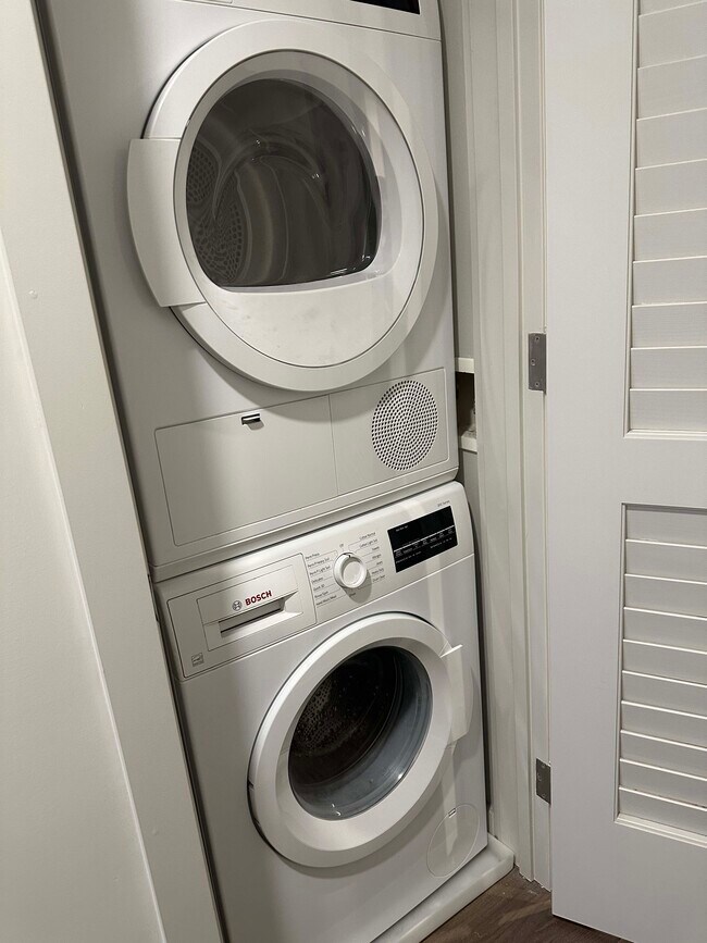 Building Photo - 1238 Sutter St