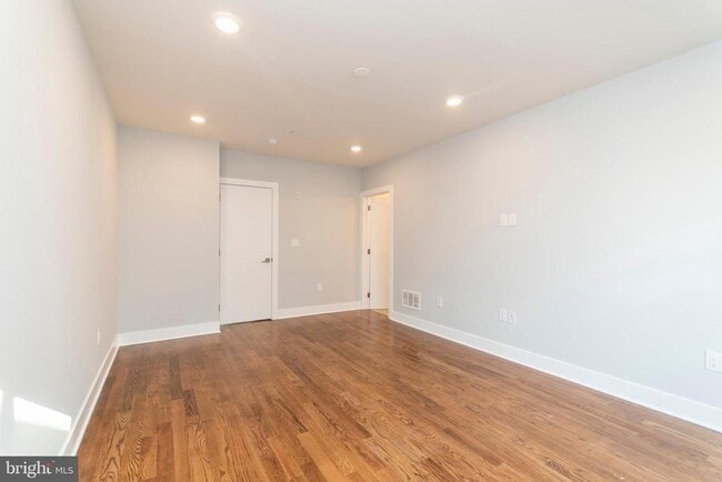 Building Photo - 814 N Uber St