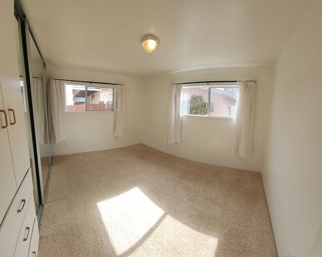 Building Photo - 550 Piney Way