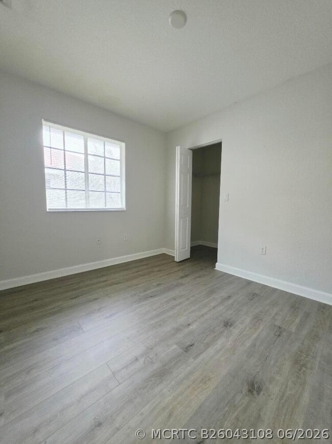 Building Photo - 4154 Napoli Lake Dr