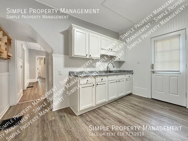 Building Photo - 928 Chatham St NW