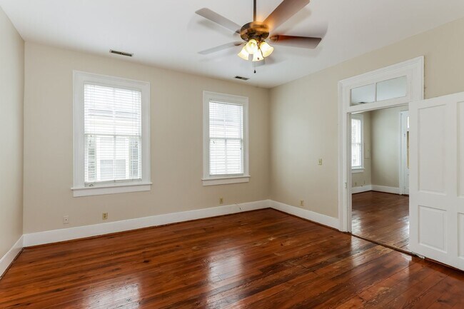 Building Photo - Modern 2-Bedroom Apartment in Historic Maz...