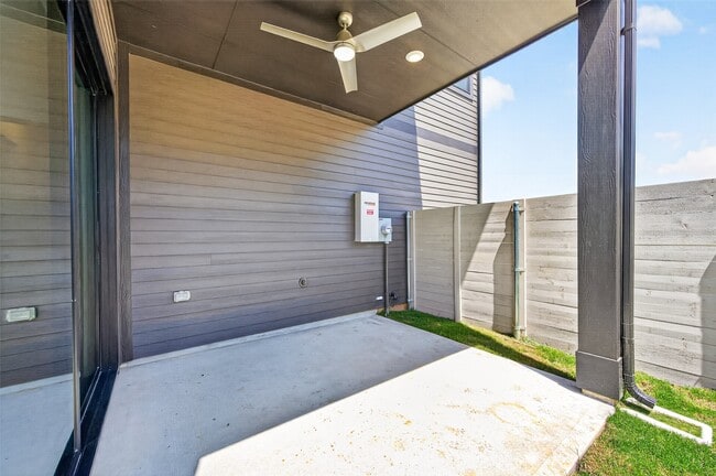 Building Photo - 7802 Longhorn Ballroom Dr