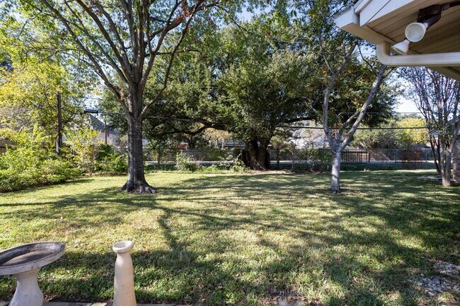 Building Photo - 11433 Ash Creek Dr