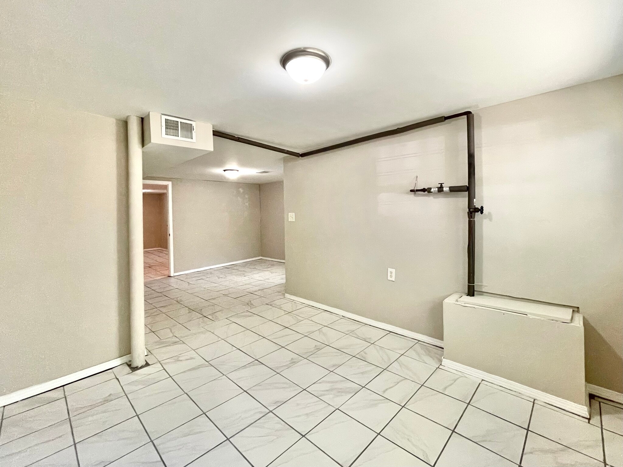 Building Photo - 4820 N Albany Ave