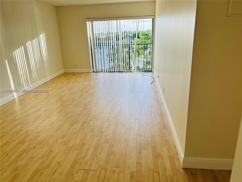 Building Photo - 8600 N Sherman Cir