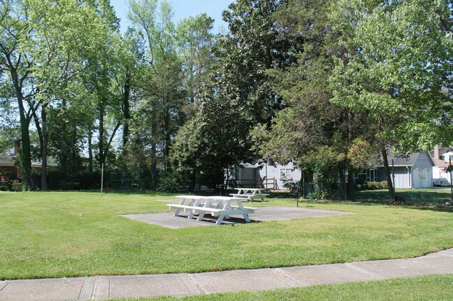 Building Photo - Ranch Home - Backs to Community Pool & Playgrounds - Pet-Friendly - Available 06-23-26!