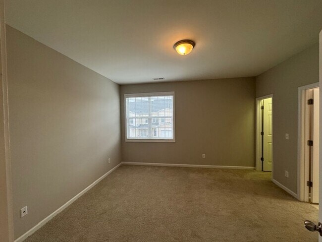 Building Photo - Beautiful 2-Story Townhome in Renaissance Park – Minutes from Downtown Raleigh!