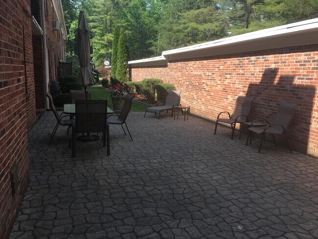 Building Photo - 102 Boyd Dr