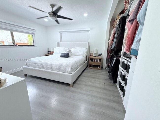 Building Photo - 9495 Dominican Dr