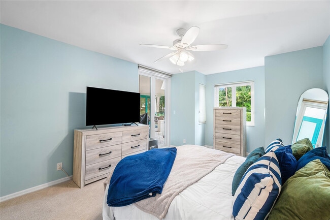 Building Photo - 100 SE 5th Ave