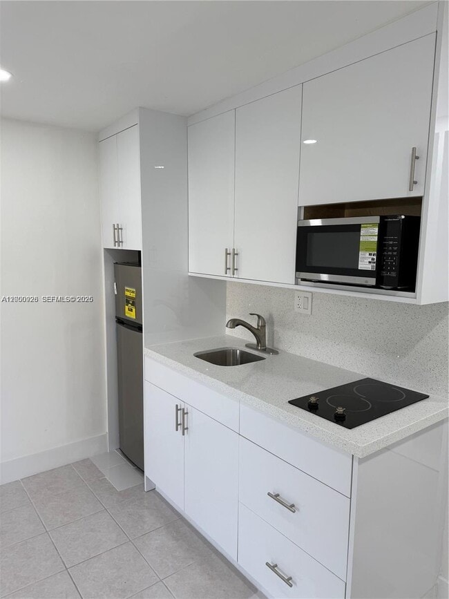 Building Photo - 6820 SW 5th St