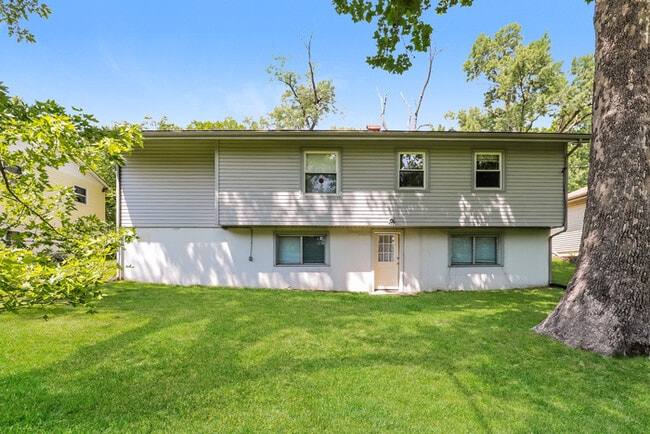 Building Photo - 6303 N Bellefontaine Ave