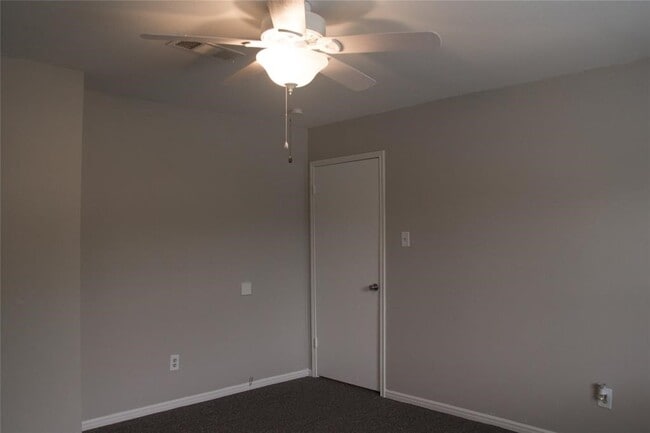 Building Photo - 3802 Willow Springs Ln