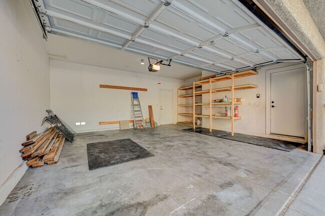 Building Photo - Stunning Northwest three bedroom w/ a loft!