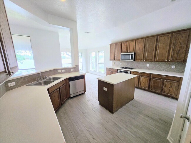 Building Photo - 4018 N Crystal Lake Cir