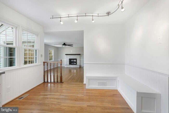 Building Photo - 7329 Fleetwood Ct