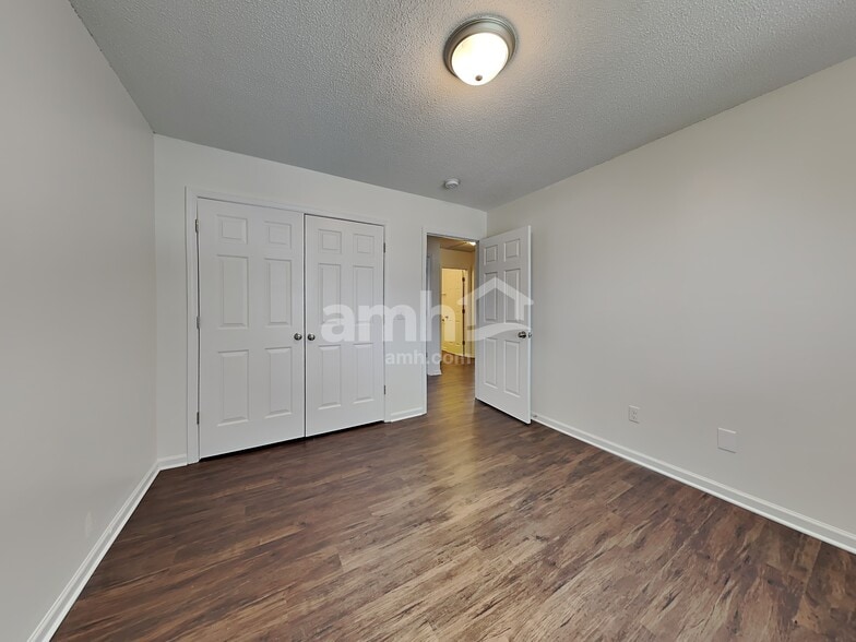 Building Photo - 5613 Topsail Ct