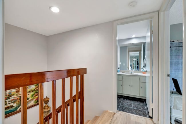 Building Photo - 148 Heritage Way