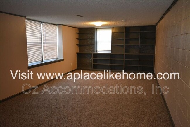 Building Photo - 4340 W 51st St