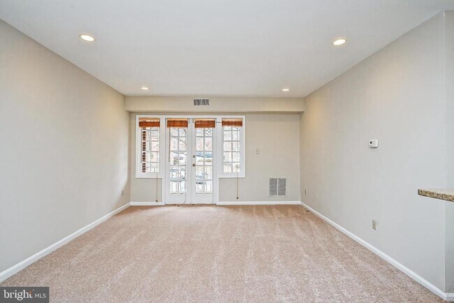 Building Photo - 5907 Noblestown Rd