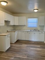 Building Photo - 2017 N Sterling Ave
