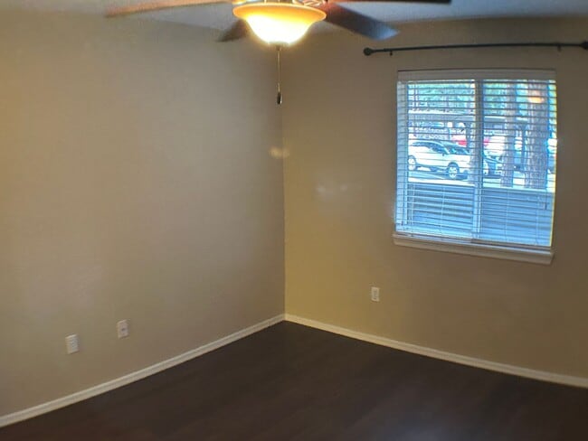 Building Photo - Beautiful 2 bedroom 2 bathroom condo (Avai...